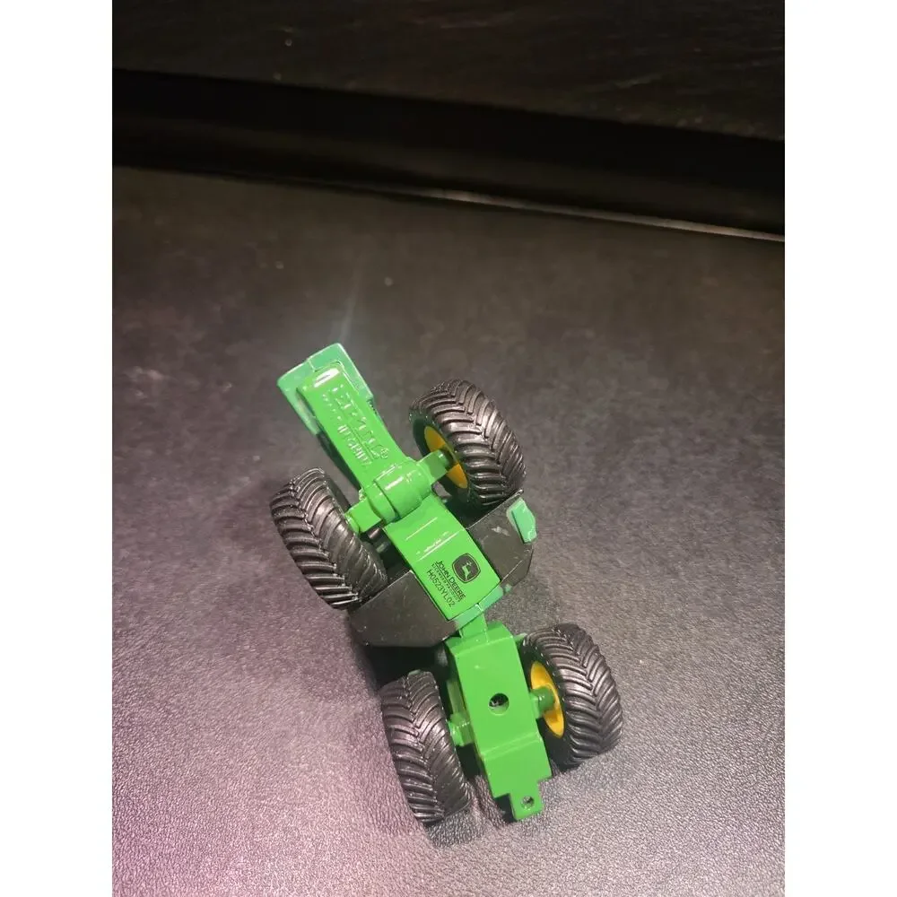 1/64 ERTL JOHN DEERE 119 8 SR00 Metal Bottom And Hitch, Plastic Upper Shell